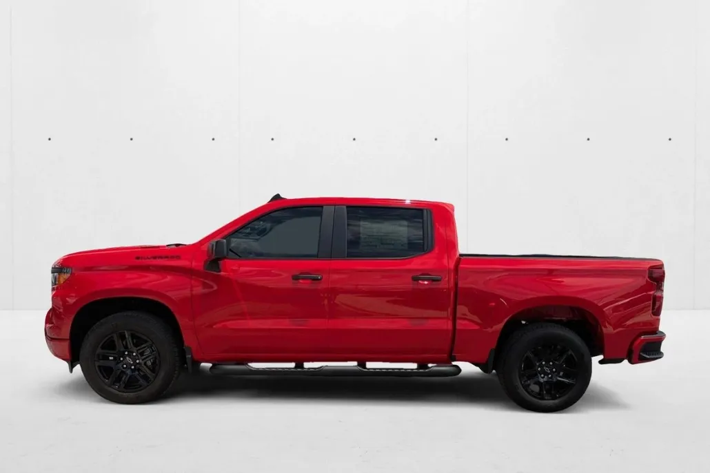 2025 Chevrolet Silverado 1500 Custom photo 1