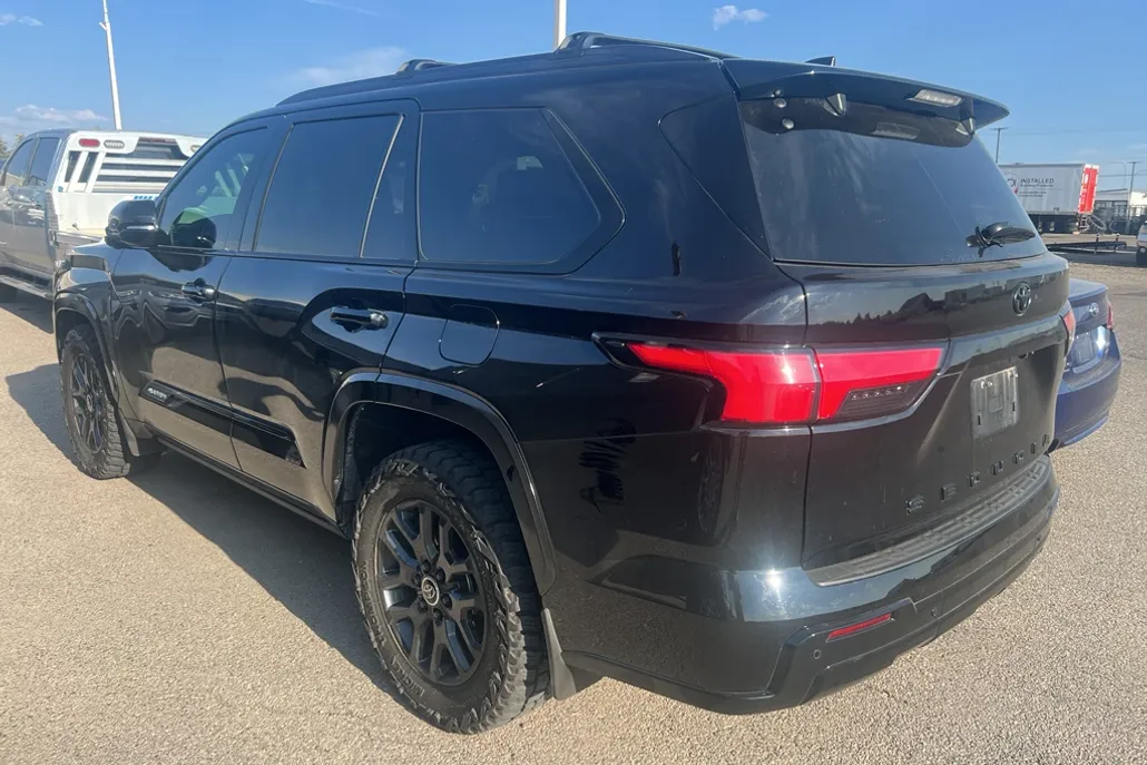 2024 Toyota Sequoia Platinum photo 1