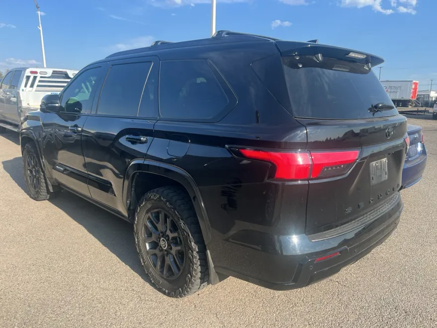2024 Toyota Sequoia Platinum photo 1