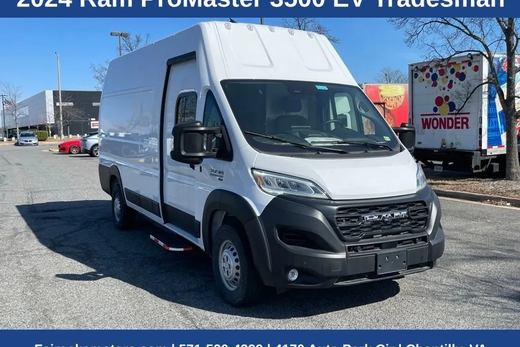 2024 Ram 3500 photo 1