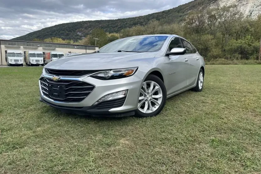 2022 Chevrolet Malibu photo 1