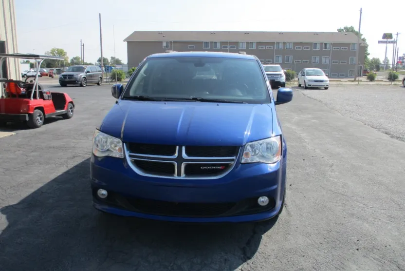 2019 Dodge Grand Caravan SXT photo 1