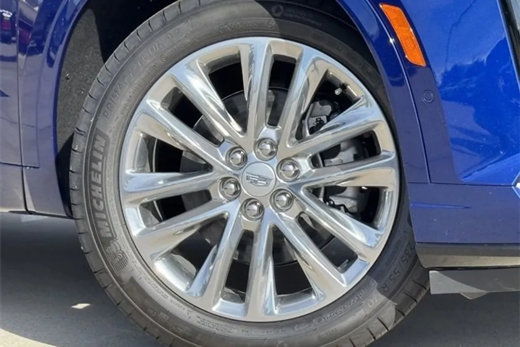 2025 Cadillac XT6 Premium Luxury photo 1