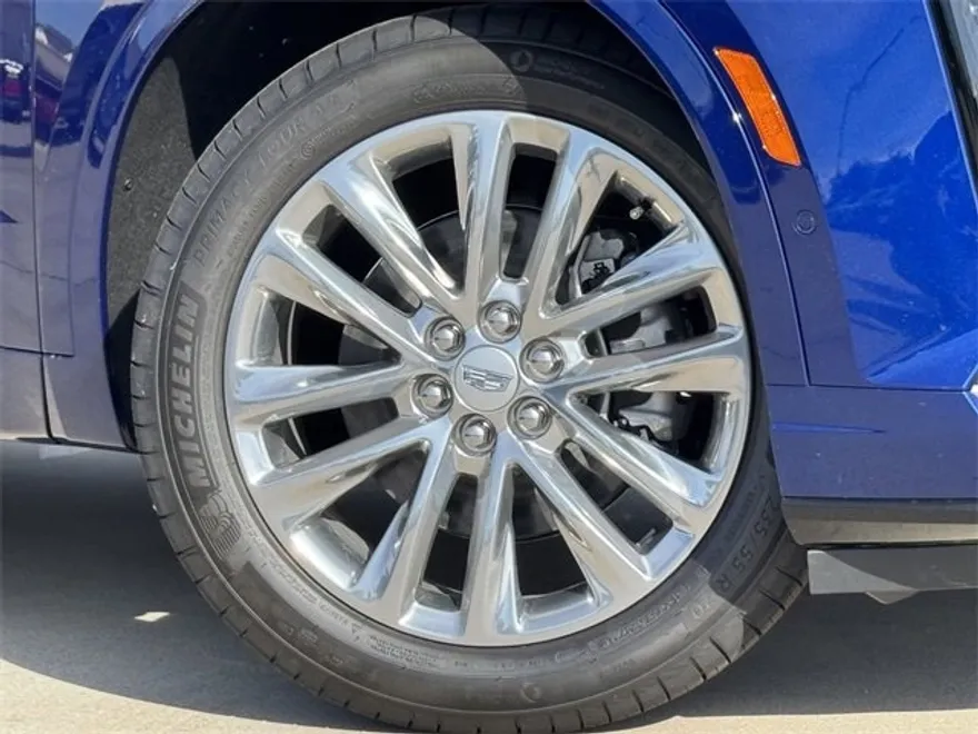 2025 Cadillac XT6 Premium Luxury photo 1