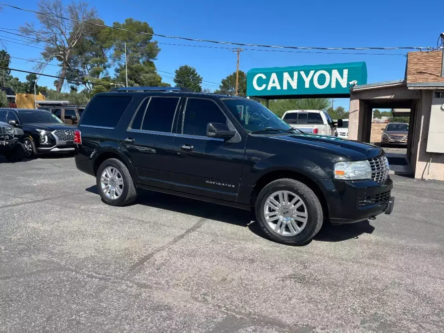2011 Lincoln Navigator photo 1