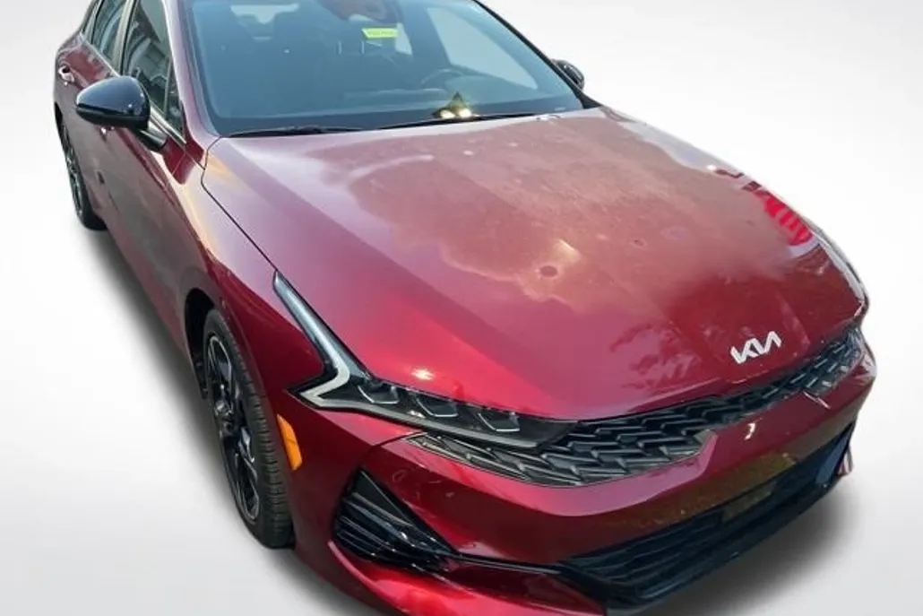 2023 Kia K5 GT-Line photo 1