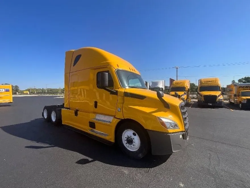 2022 Freightliner Cascadia 126" Sleeper Cab photo 1