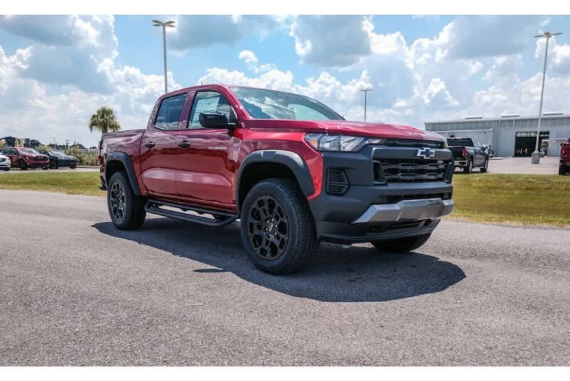 2026 Chevrolet Colorado Trail Boss photo 1