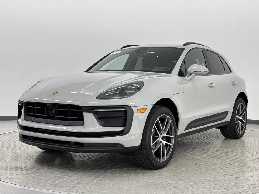 2025 Porsche Macan T photo 1