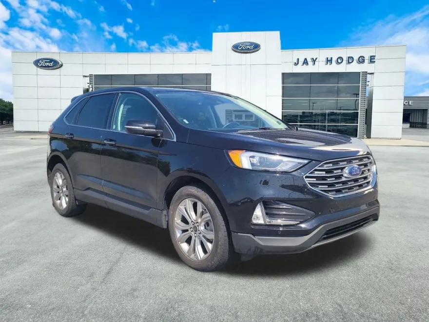 2024 Ford Edge Titanium photo 1