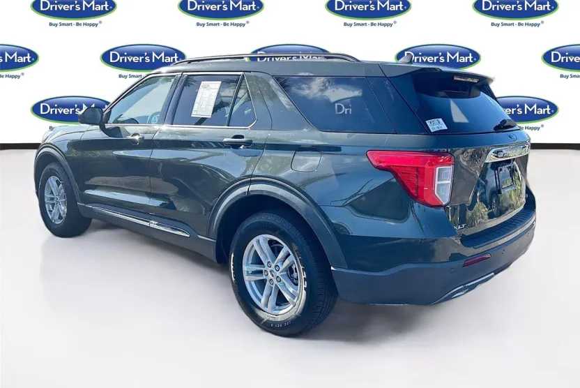 2022 Ford Explorer XLT photo 1