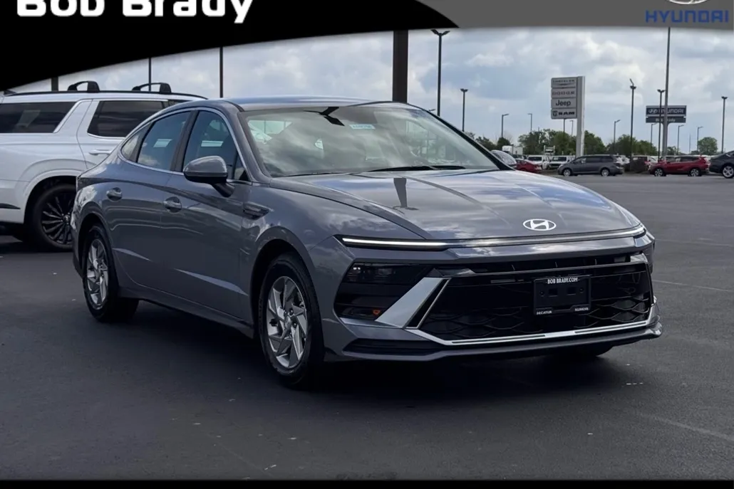 2025 Hyundai Sonata SE photo 1