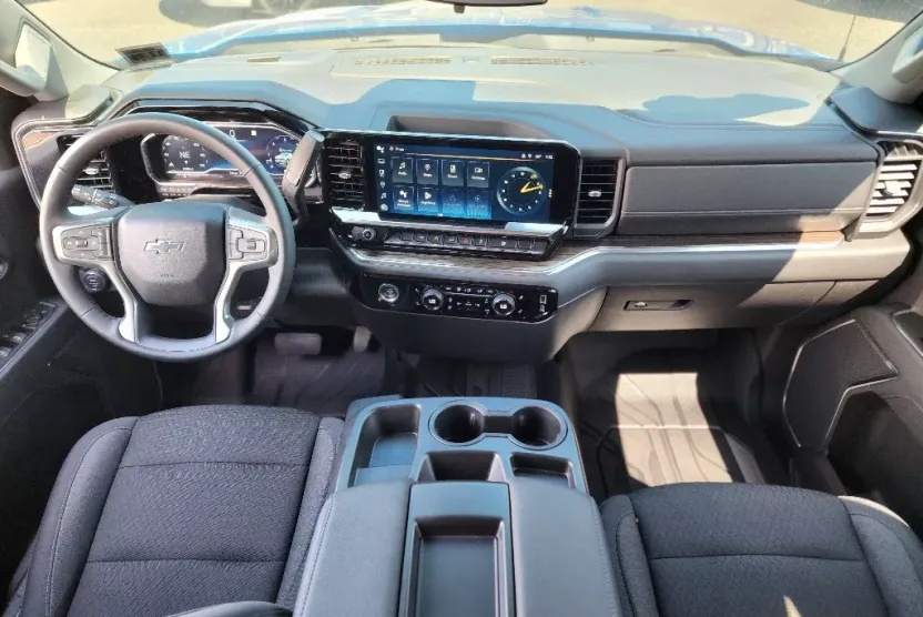 2023 Chevrolet Silverado 1500 RST photo 1