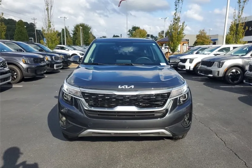 2023 Kia Seltos S photo 1