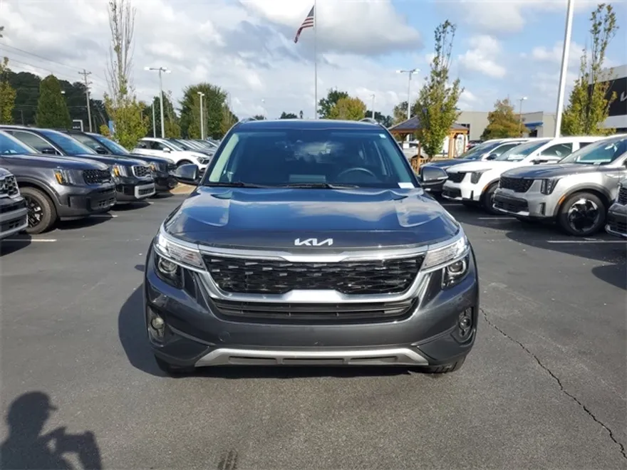2023 Kia Seltos S photo 1