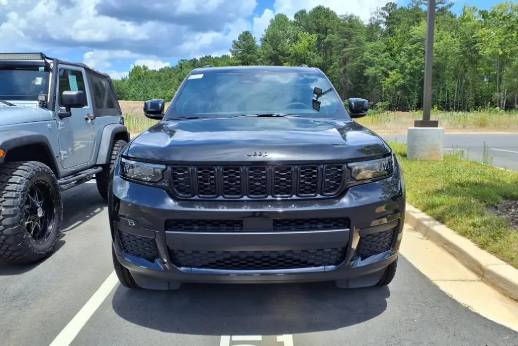 2025 Jeep Grand Cherokee Altitude X photo 1
