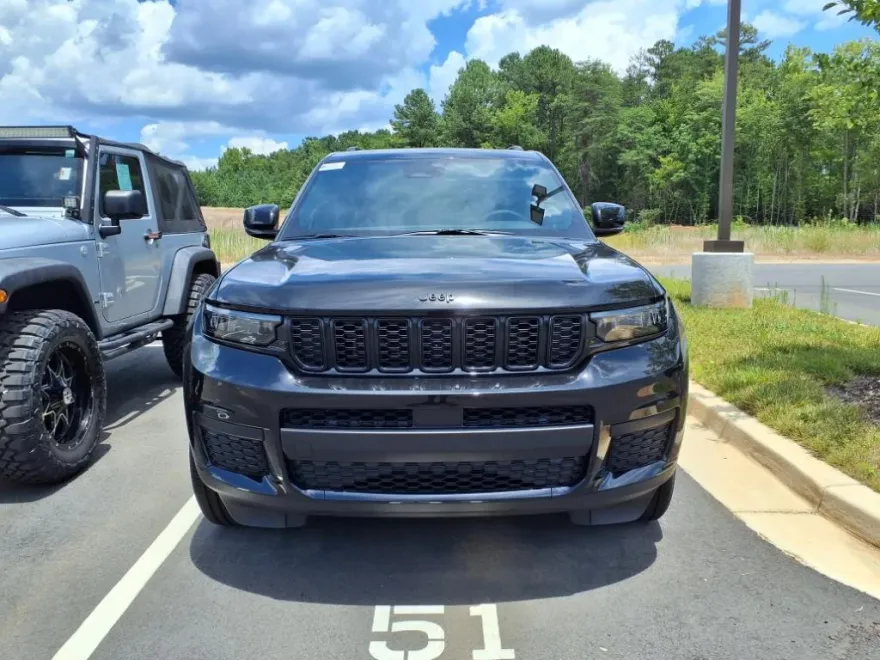 2025 Jeep Grand Cherokee Altitude X photo 1