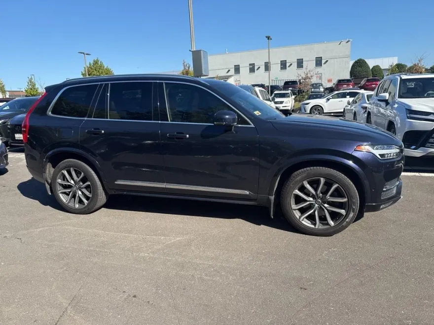 2017 Volvo XC90 T6 Inscription photo 1