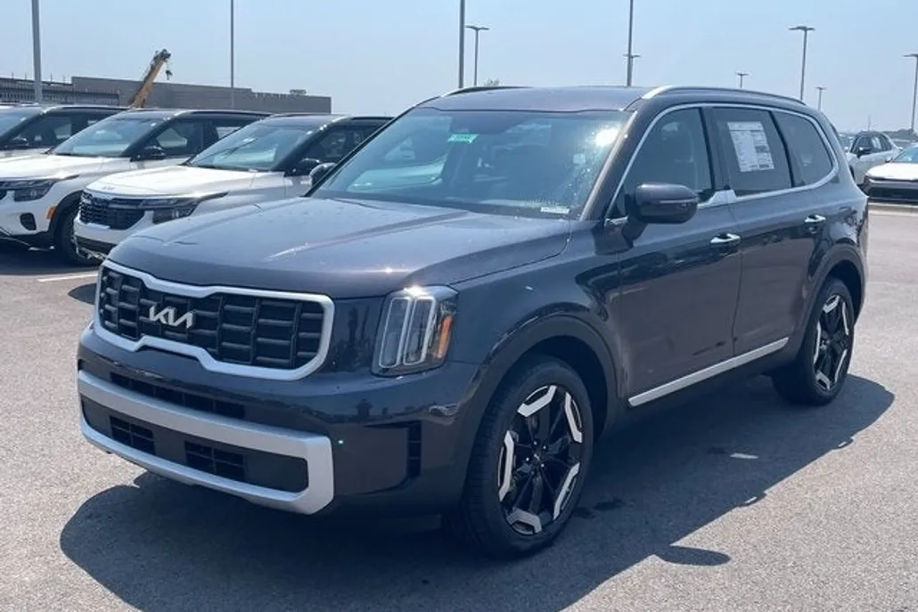 2025 Kia Telluride S photo 1