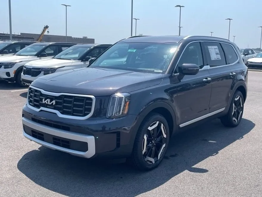 2025 Kia Telluride S photo 1