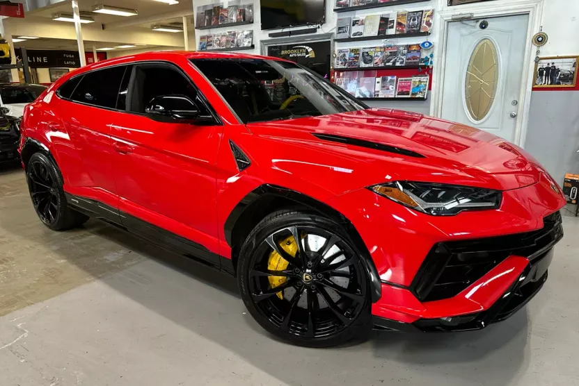 2024 Lamborghini Urus S photo 1