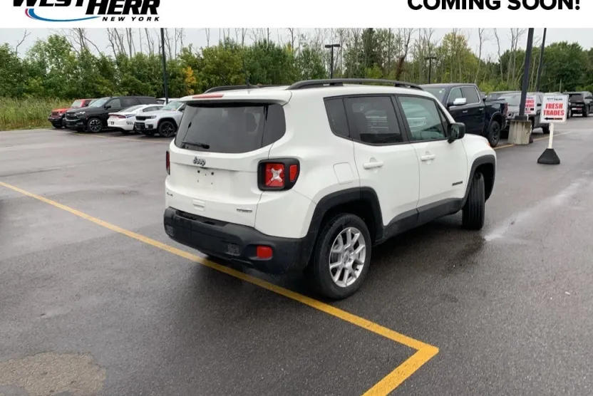 2022 Jeep Renegade Latitude photo 1