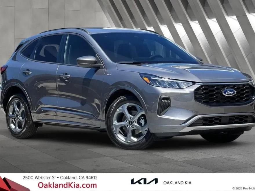 2023 Ford Escape ST-Line photo 1