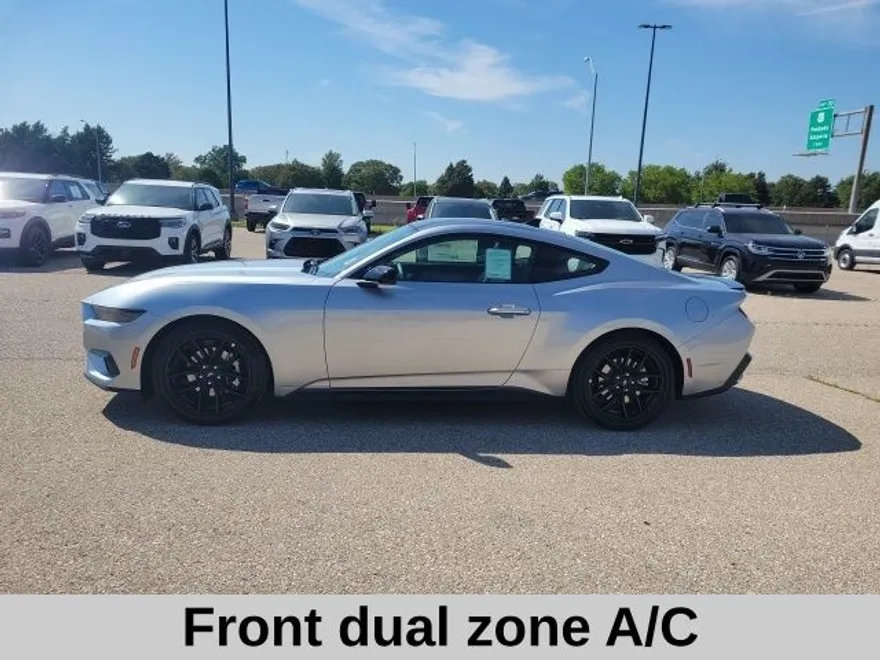 2025 Ford Mustang EcoBoost photo 1