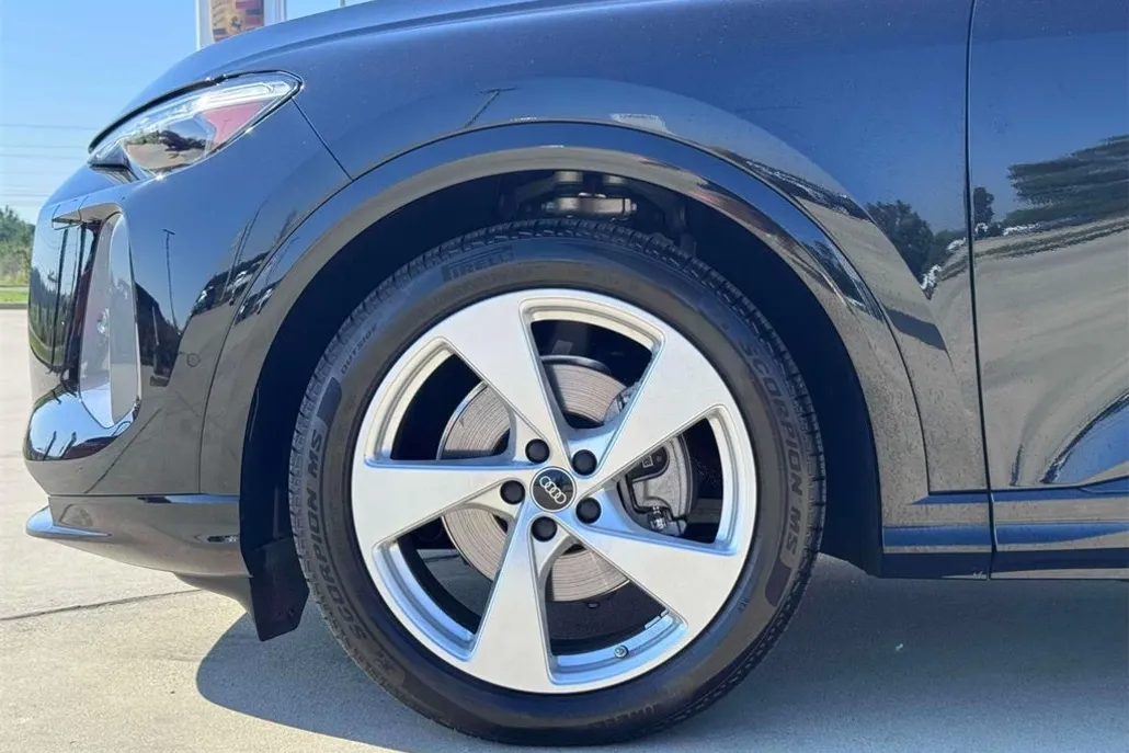 2025 Audi Q5 2.0T Prestige Premium photo 1