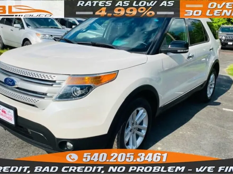 2015 Ford Explorer XLT photo 1