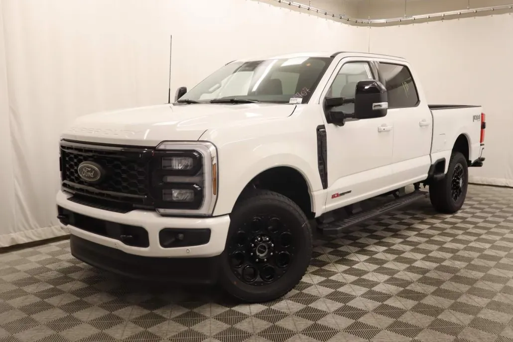 2025 Ford F-250 Lariat photo 1