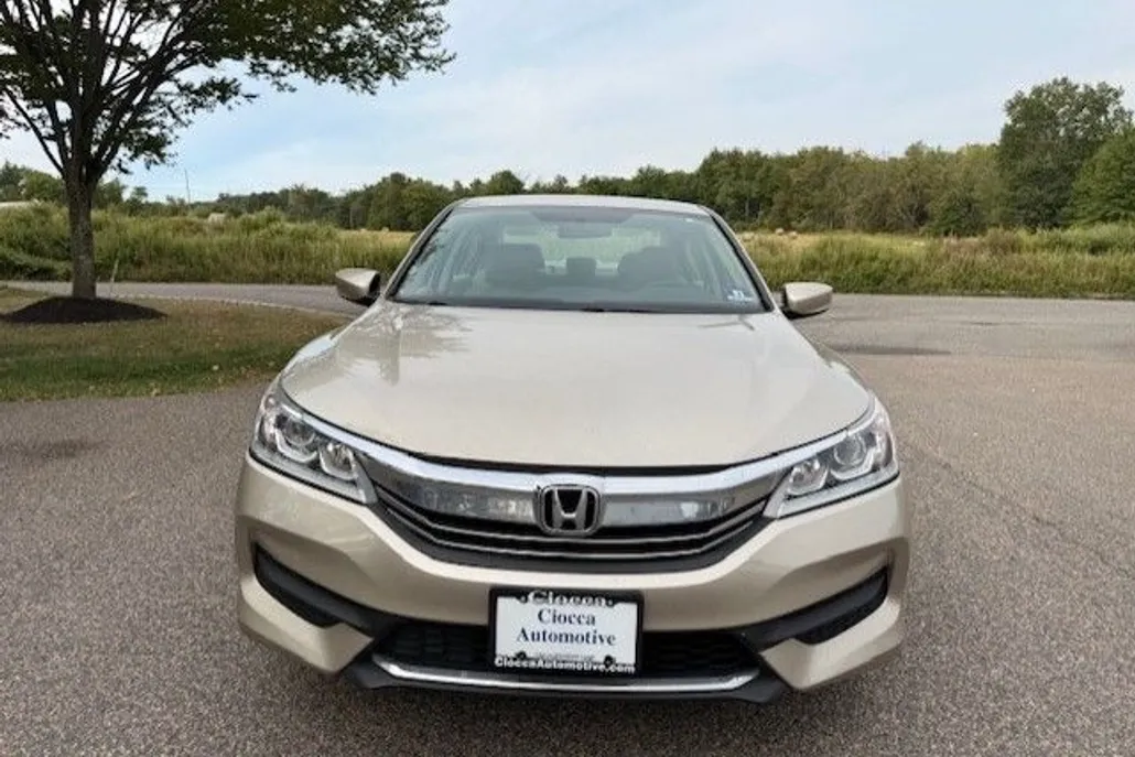 2016 Honda Accord LX photo 1