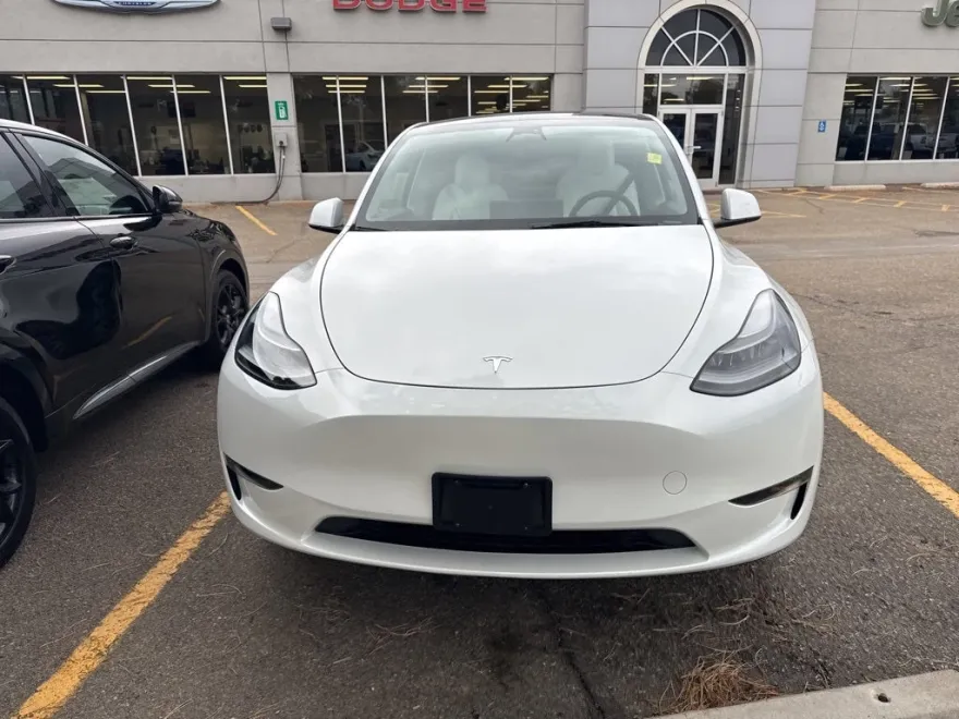 2023 Tesla Model Y Long Range photo 1