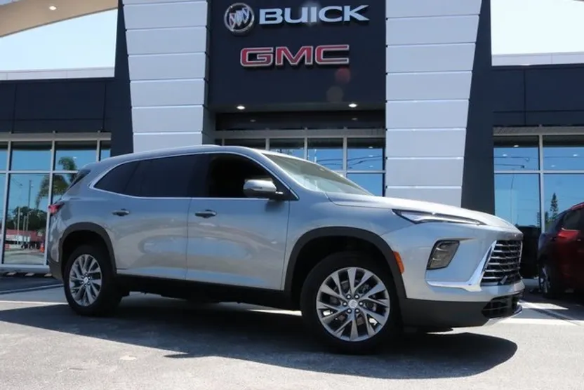 2025 Buick Enclave Preferred photo 1