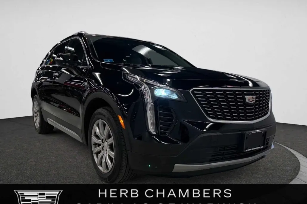2022 Cadillac XT4 Premium Luxury photo 1