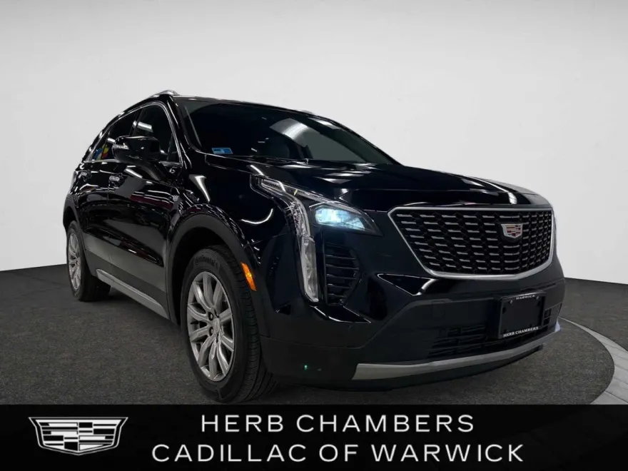 2022 Cadillac XT4 Premium Luxury photo 1