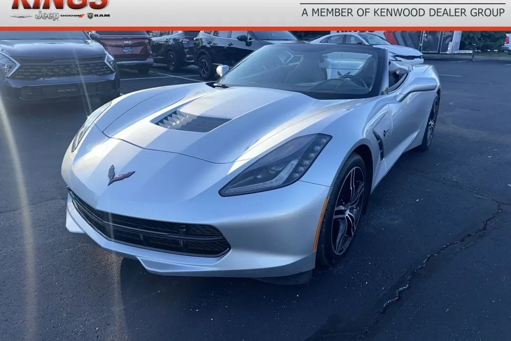 2016 Chevrolet Corvette Stingray 2LT Convertible photo 1