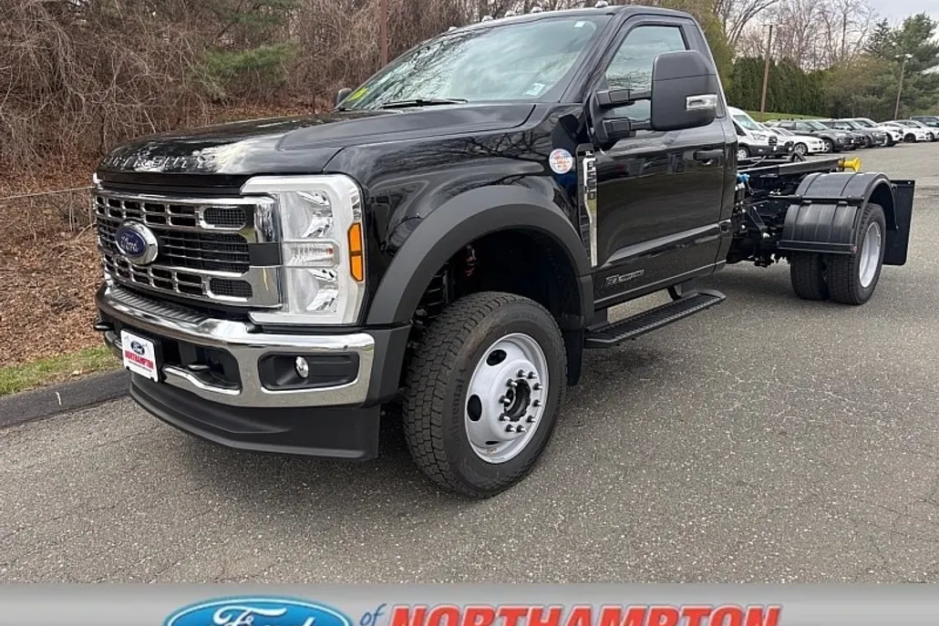 2025 Ford F-550 XL photo 1