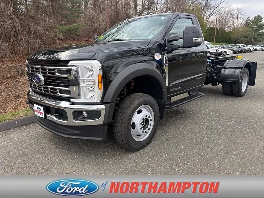2025 Ford F-550 XL photo 1