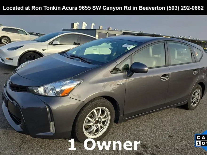 2017 Toyota Prius V Four photo 1