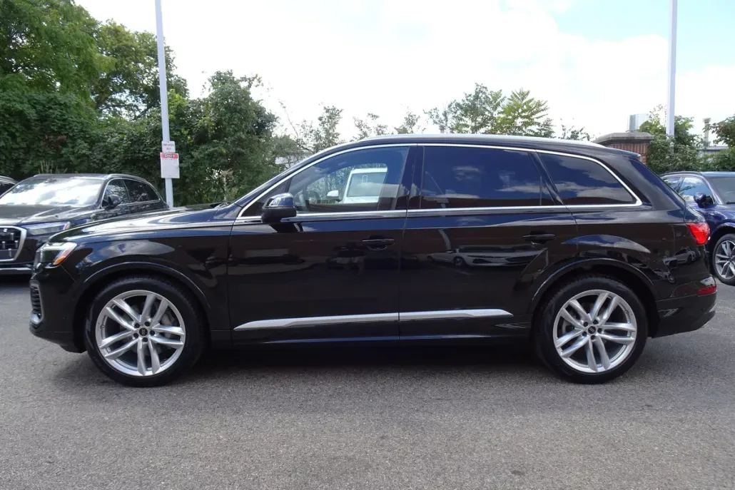 2025 Audi Q7 Premium Plus photo 1