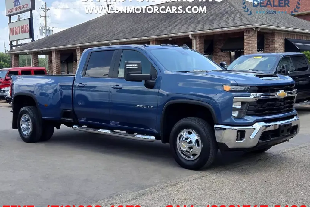 2024 Chevrolet Silverado 3500HD LT photo 1