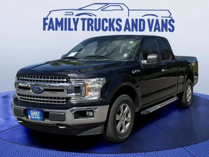 2017 Ford F-150 XLT photo 1