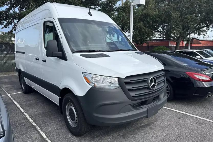 2025 Mercedes Benz Sprinter 2500 photo 1