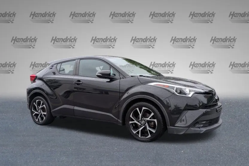 2018 Toyota C-HR XLE photo 1