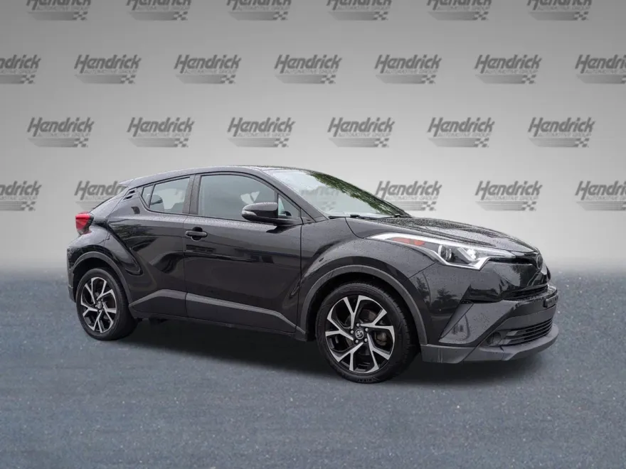 2018 Toyota C-HR XLE photo 1