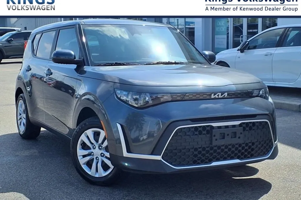 2023 Kia Soul LX photo 1