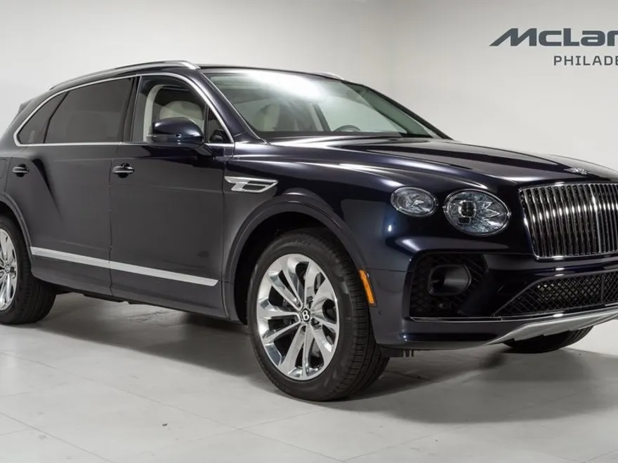 2023 Bentley Bentayga EWB photo 1