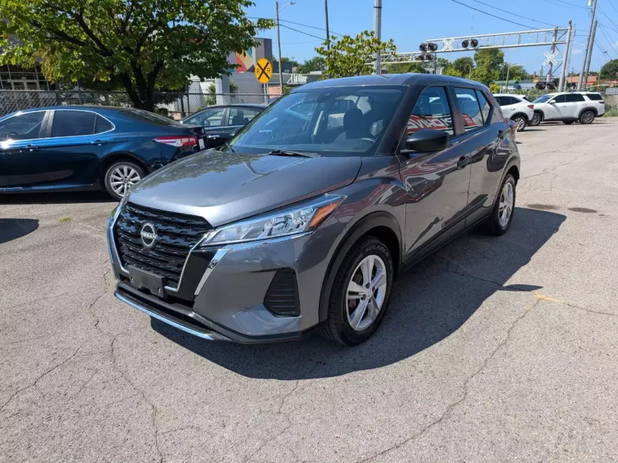 2023 Nissan Kicks S photo 1