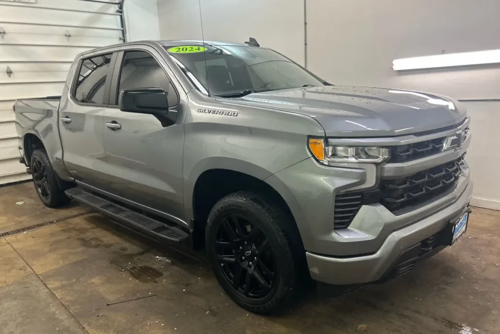 2024 Chevrolet Silverado 1500 RST photo 1